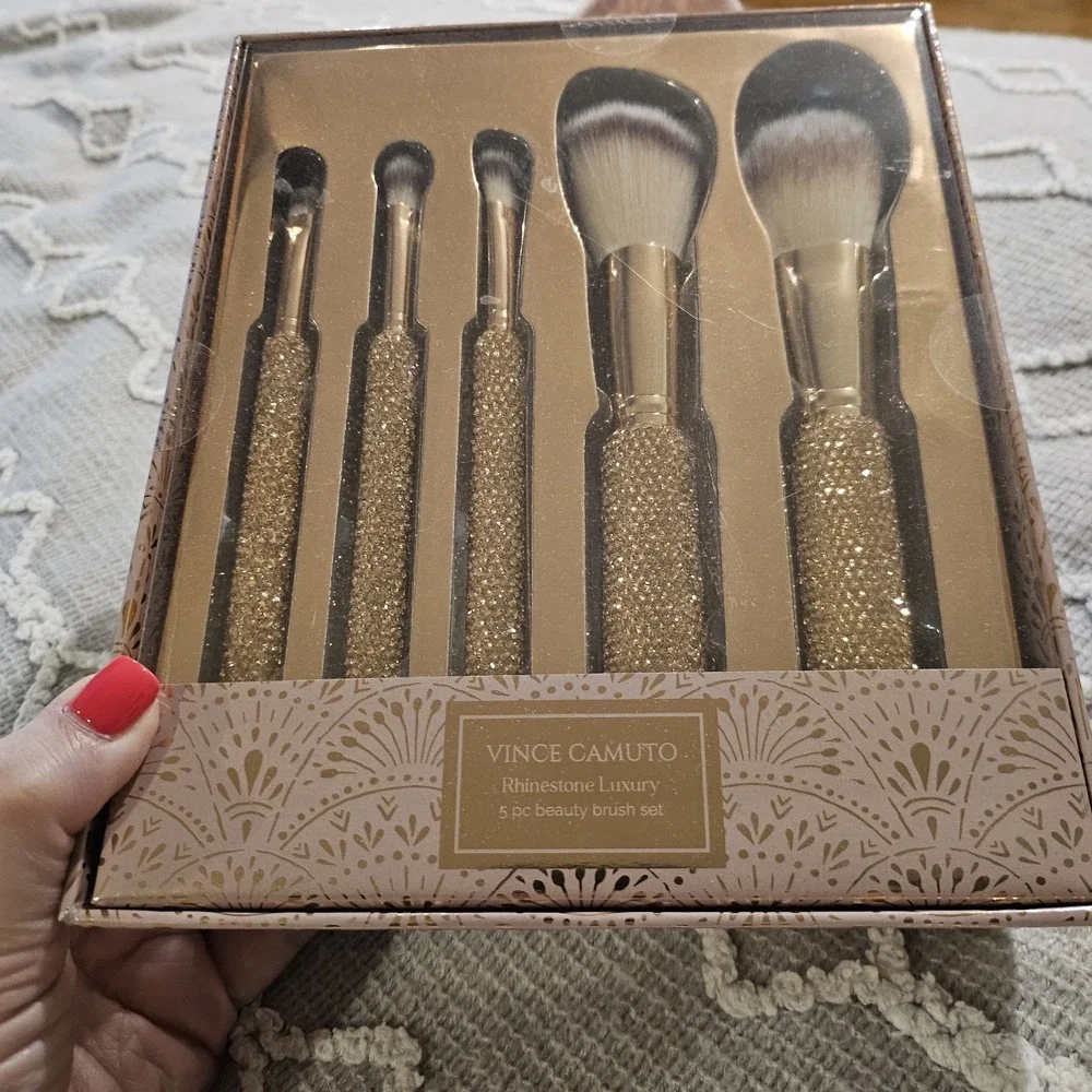 Vince Camuto Rose Gold Sparkly 5 Piece Makeup Brush Set. New. Good Size Handles